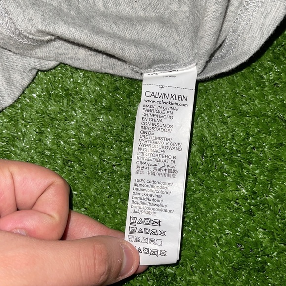 Calvin Klein Men’s Tee(USED) - Picture 7 of 9